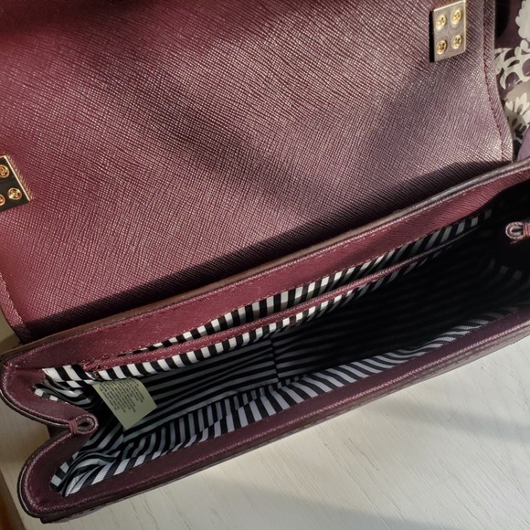 ❌ SOLD ❌ Kate Spade Byrdie Plum Cameron Street crossbody purse w matching wallet - Picture 2 of 4